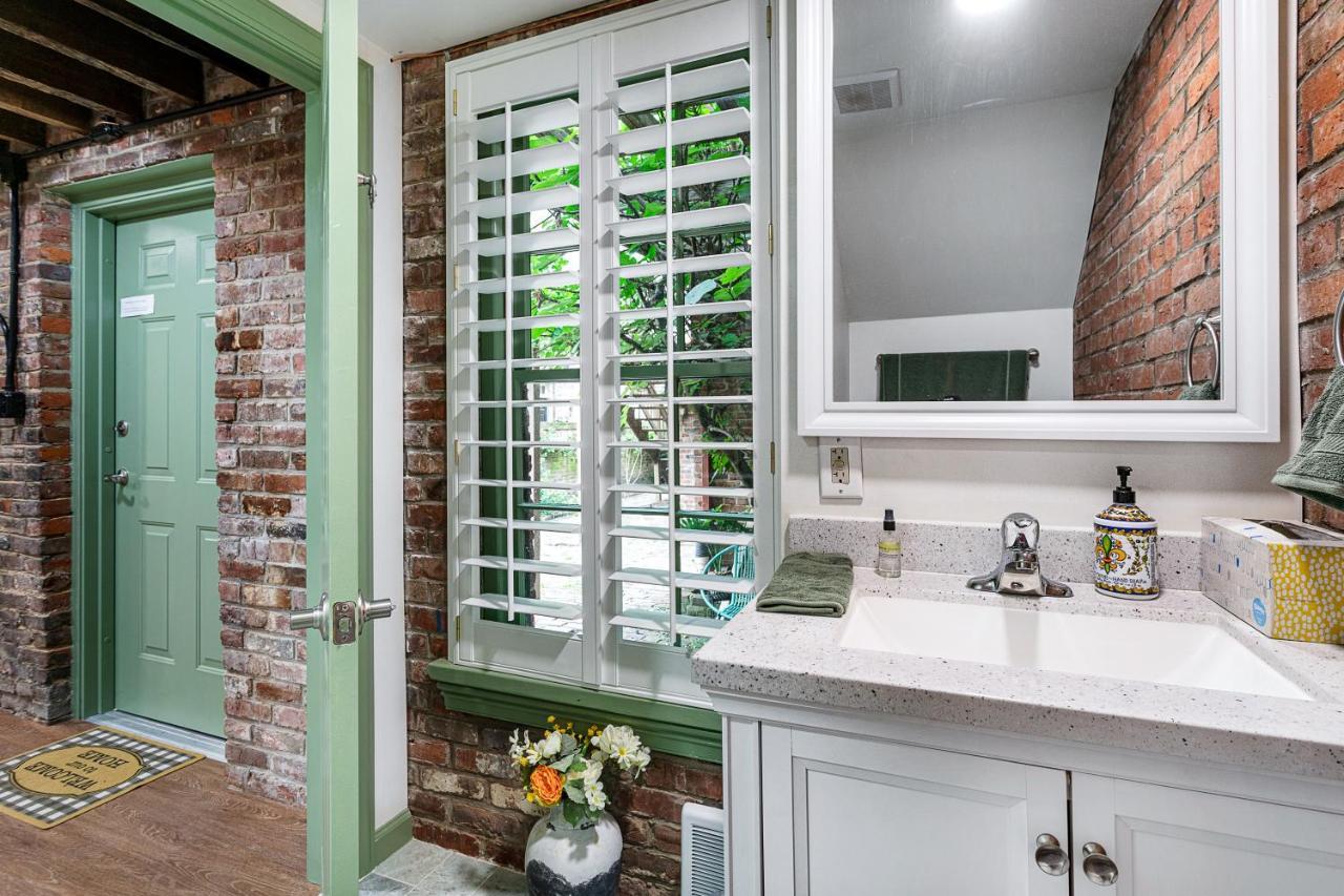 Private Loft Carriage House Walk Score 95 อเล็กซานเดรีย ภายนอก รูปภาพ